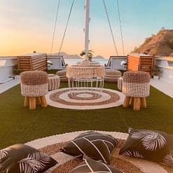 sewa kapal labuan bajo